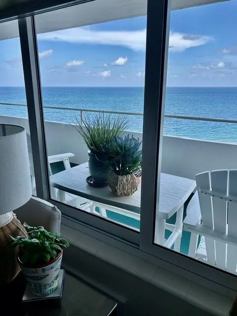 4050 Ocean Drive #1509 Lauderdale By The Sea, FL 33308
