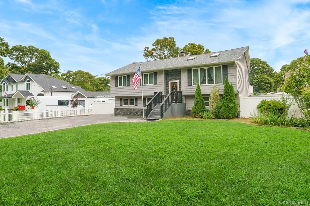 341 Avenue B Ronkonkoma, NY 11779