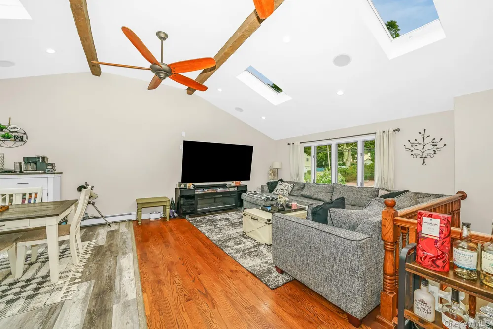 341 Avenue B Ronkonkoma, NY 11779