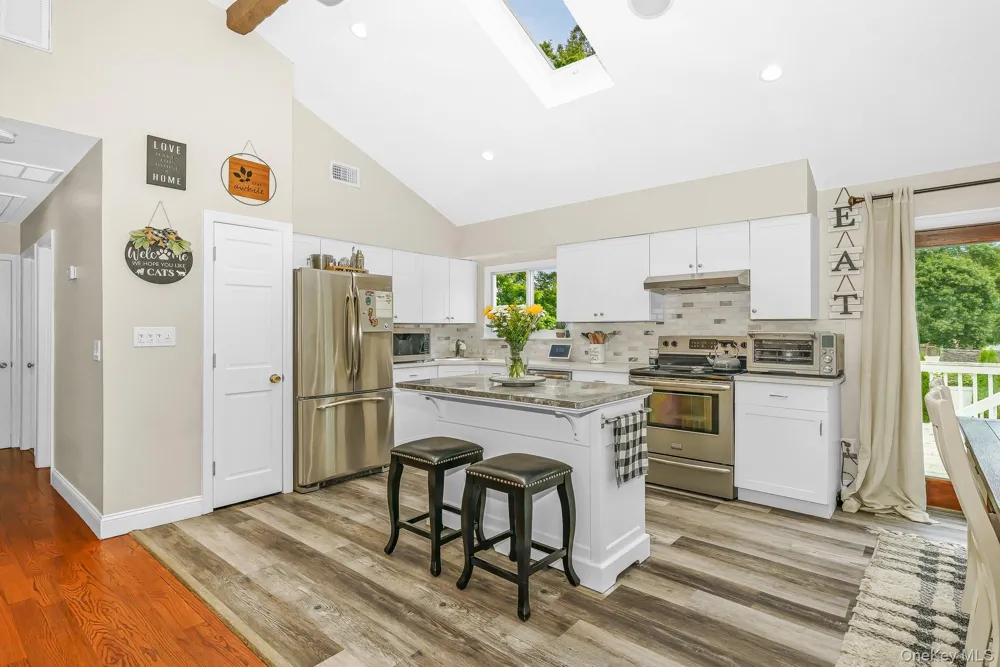 341 Avenue B Ronkonkoma, NY 11779
