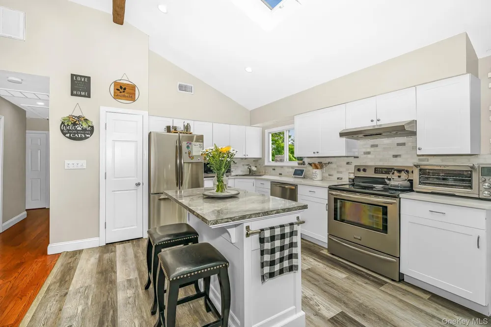 341 Avenue B Ronkonkoma, NY 11779