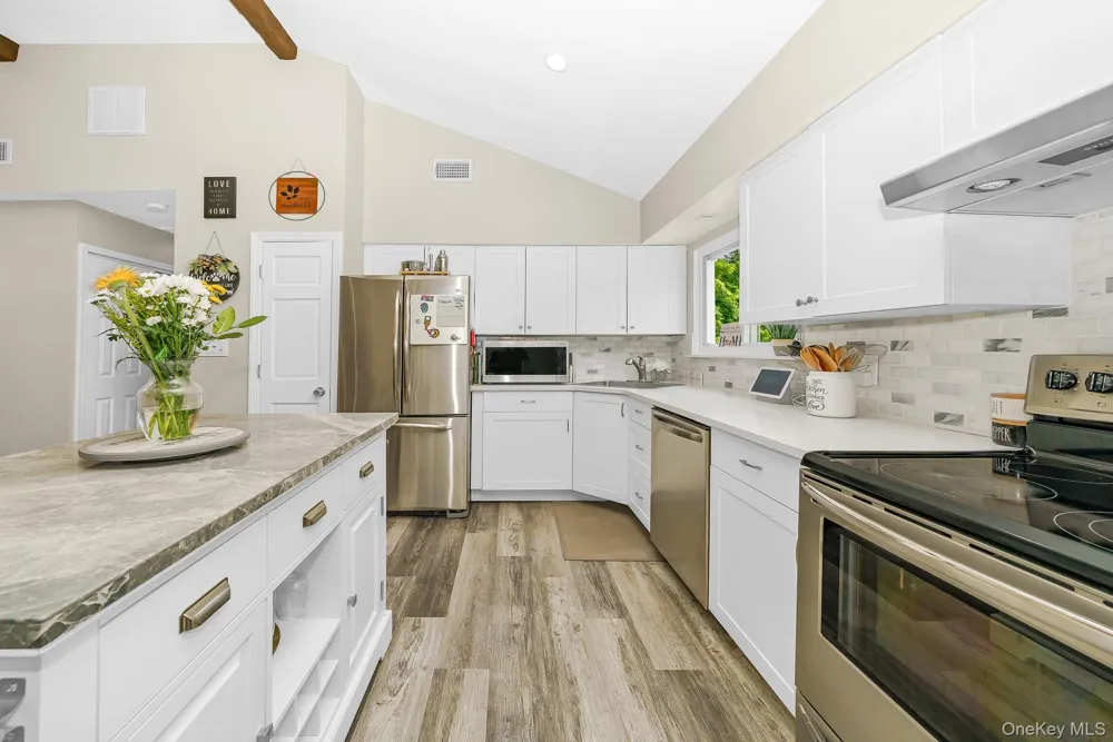 341 Avenue B Ronkonkoma, NY 11779
