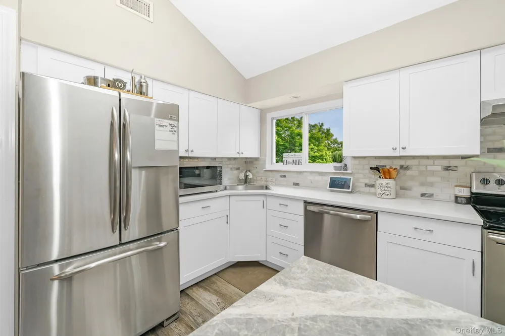 341 Avenue B Ronkonkoma, NY 11779