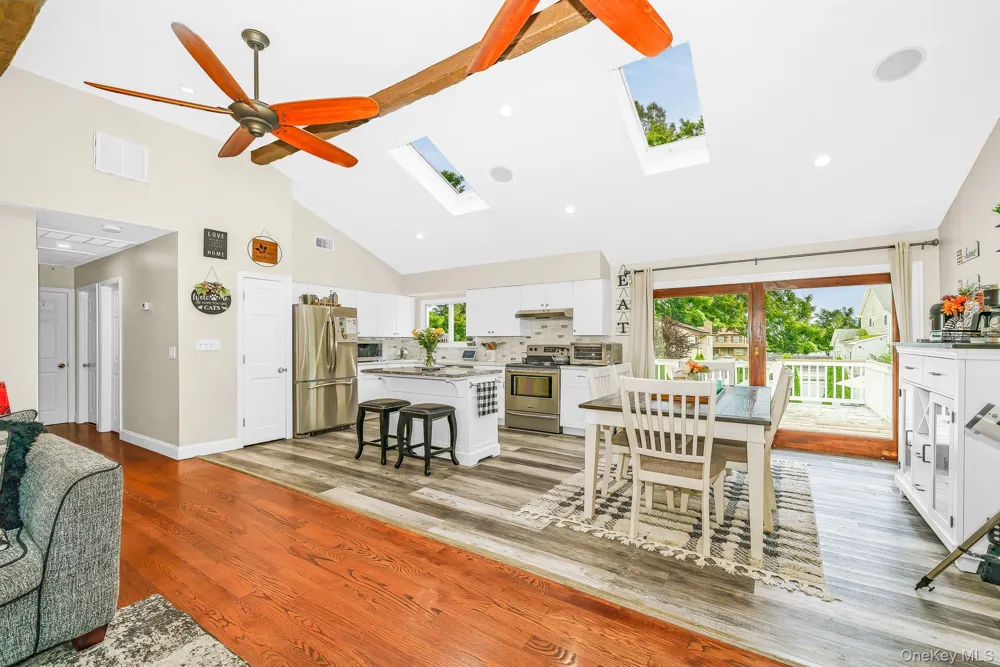 341 Avenue B Ronkonkoma, NY 11779