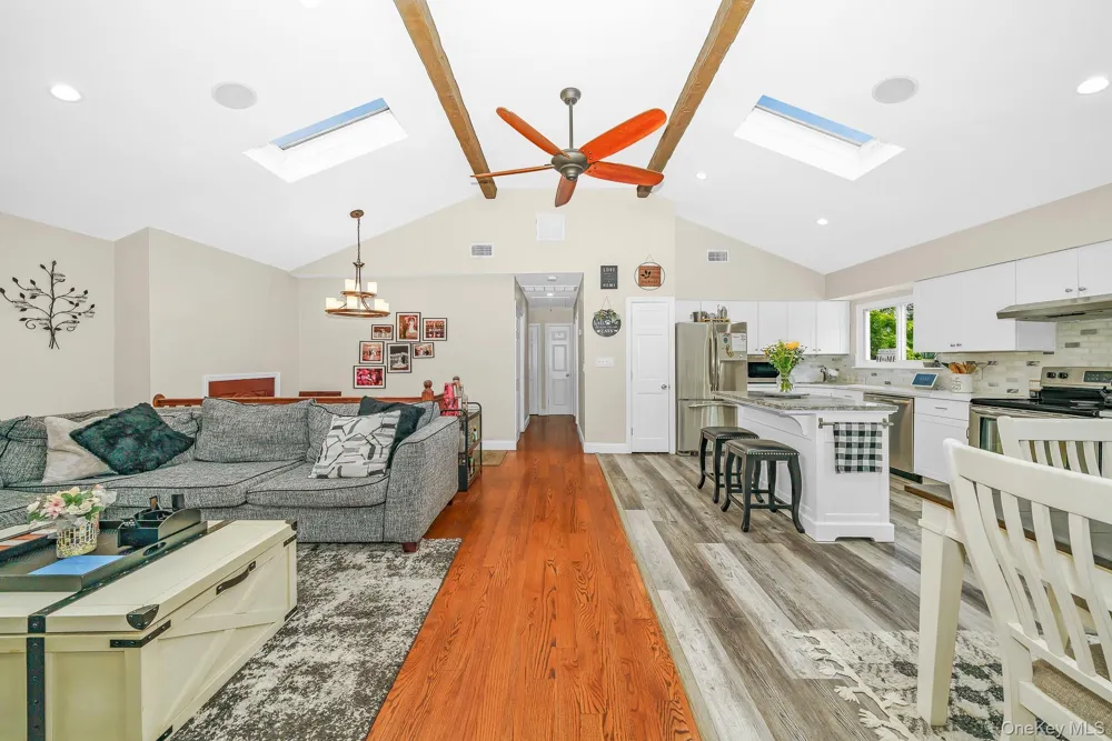 341 Avenue B Ronkonkoma, NY 11779
