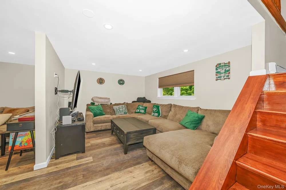341 Avenue B Ronkonkoma, NY 11779