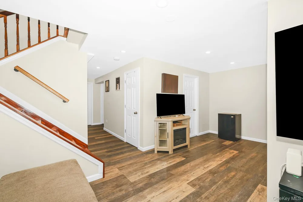 341 Avenue B Ronkonkoma, NY 11779