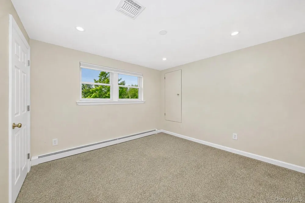 341 Avenue B Ronkonkoma, NY 11779
