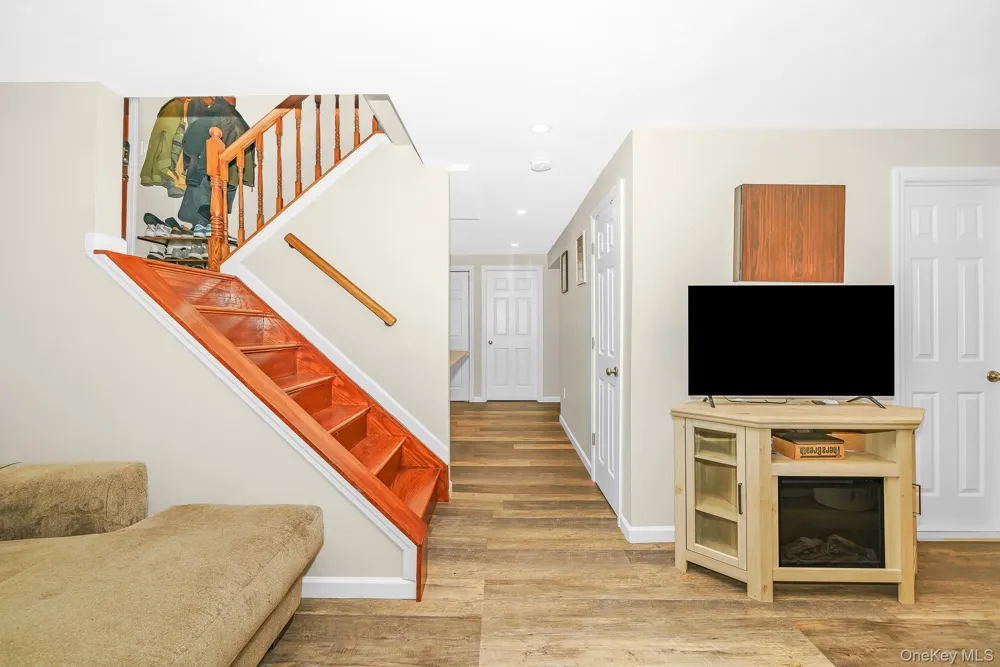 341 Avenue B Ronkonkoma, NY 11779