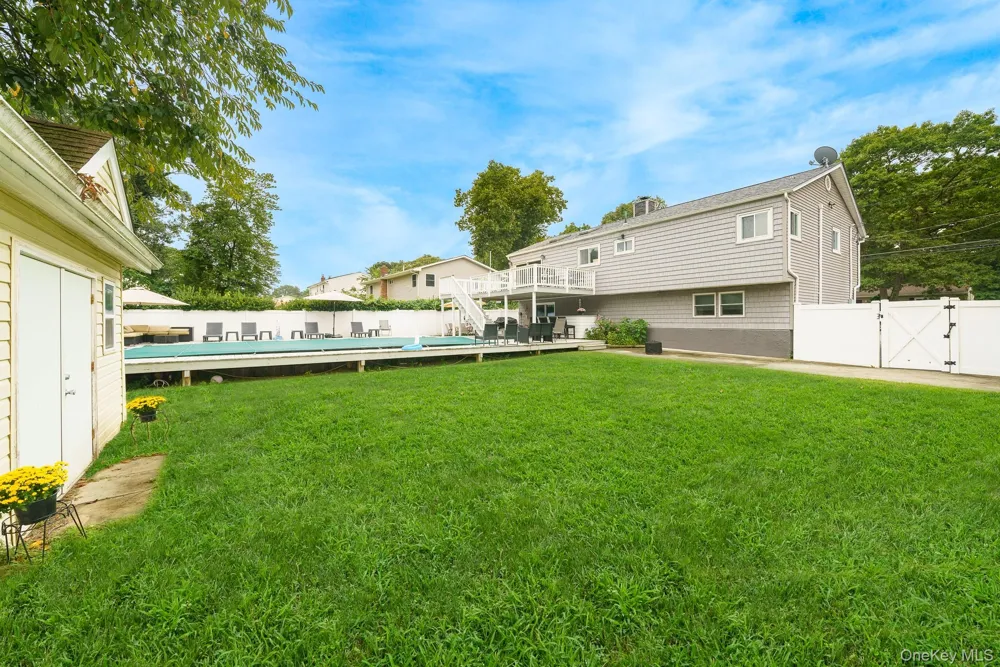 341 Avenue B Ronkonkoma, NY 11779
