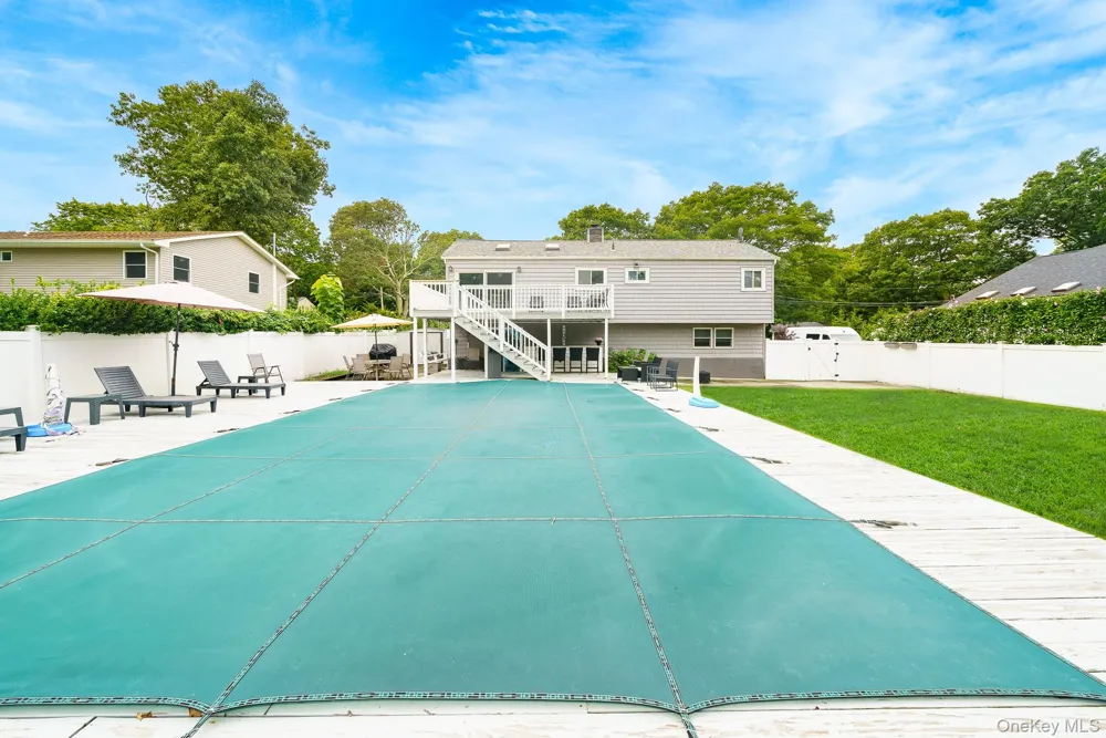 341 Avenue B Ronkonkoma, NY 11779