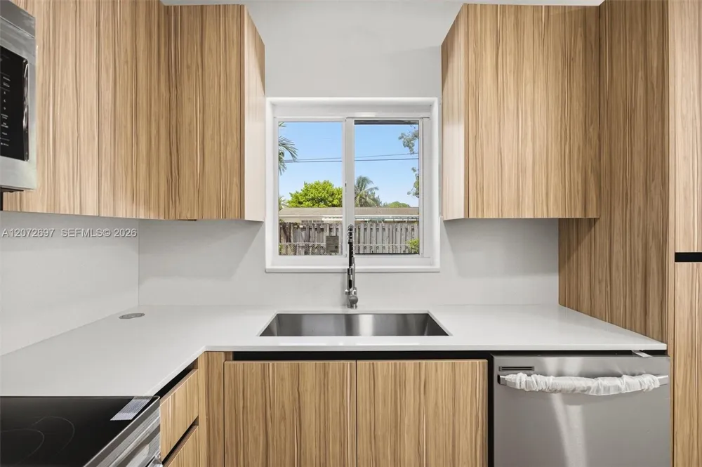2250 Gulfstream Dr Miramar, FL 33023