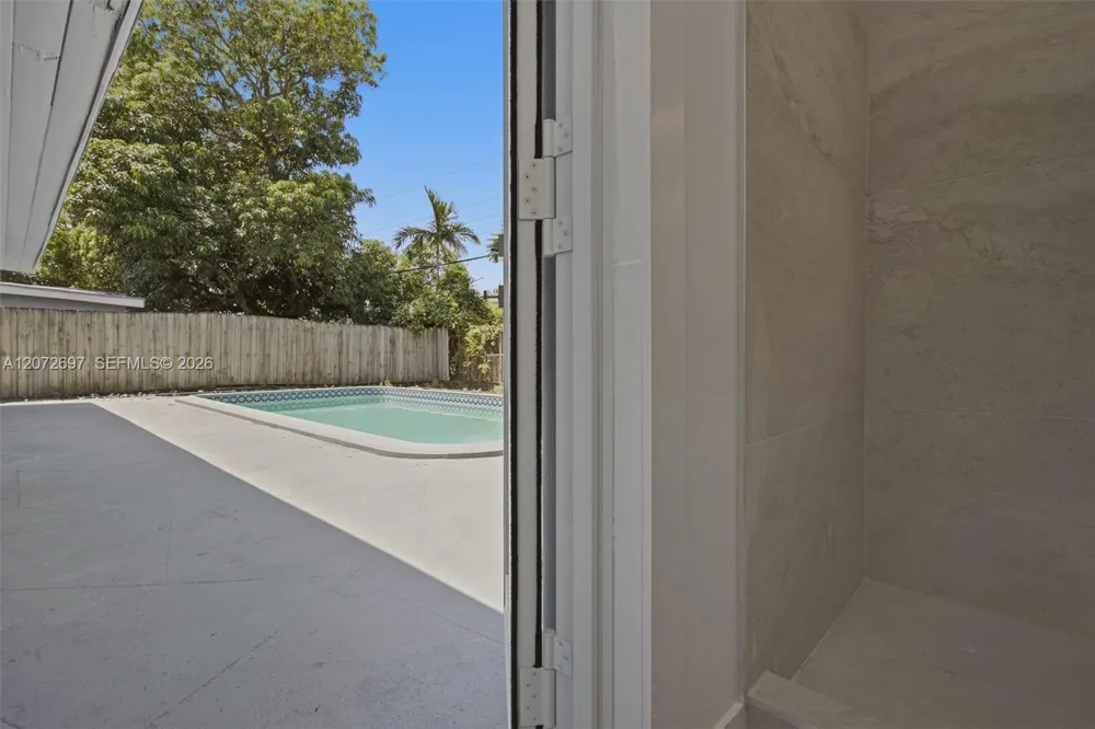 2250 Gulfstream Dr Miramar, FL 33023