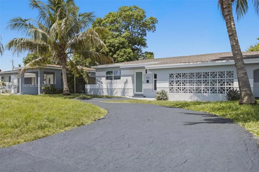 2250 Gulfstream Dr Miramar, FL 33023