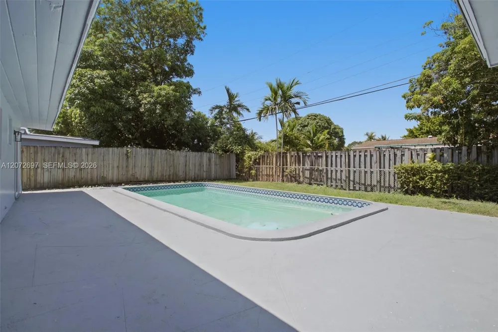 2250 Gulfstream Dr Miramar, FL 33023