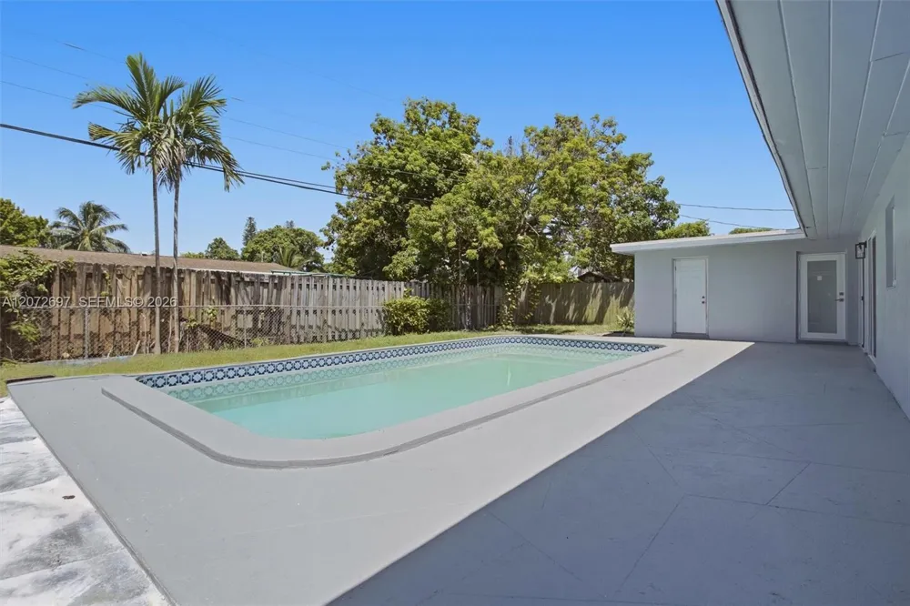 2250 Gulfstream Dr Miramar, FL 33023