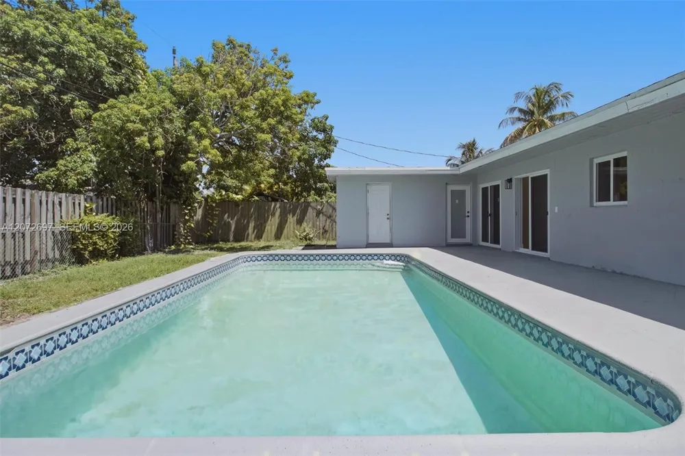 2250 Gulfstream Dr Miramar, FL 33023