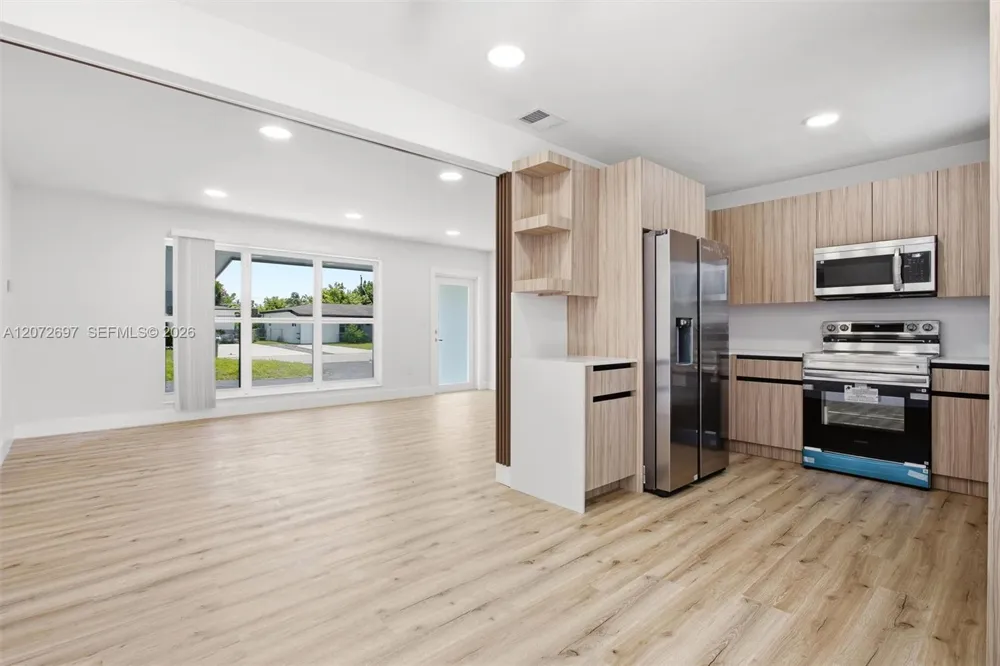 2250 Gulfstream Dr Miramar, FL 33023