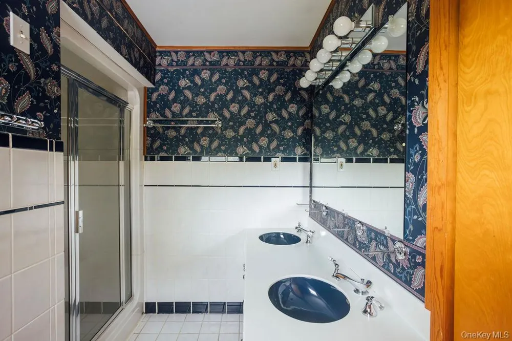 21 Courts Lane Hudson, NY 12534