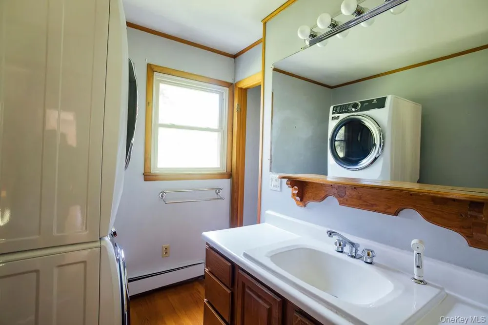 21 Courts Lane Hudson, NY 12534