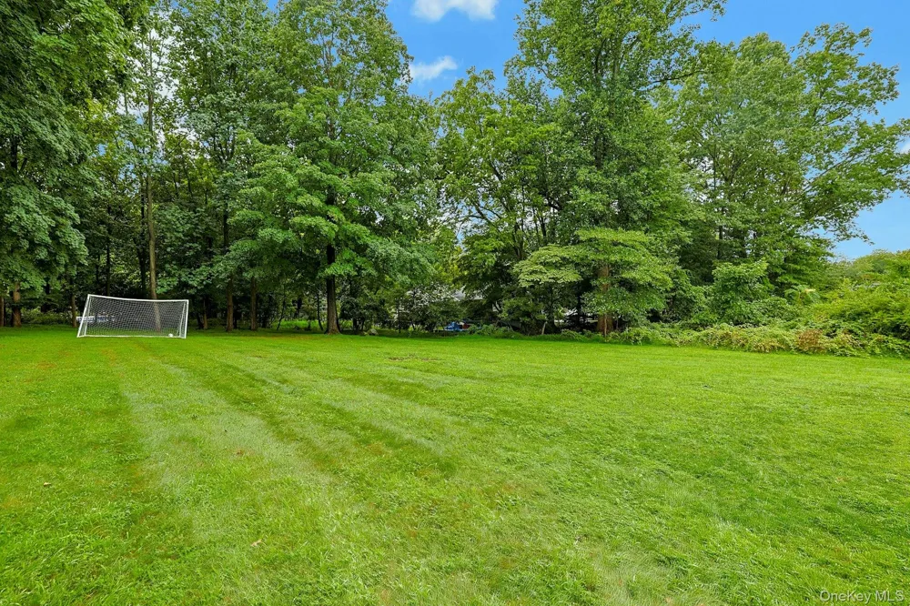5 Prides Crossing New City, NY 10956