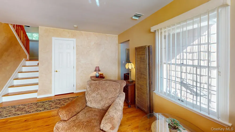 18 W GAYLORE DRIVE Amityville, NY 11701
