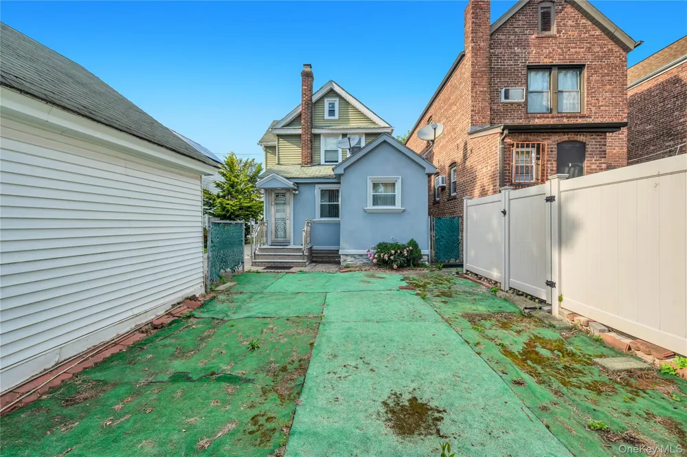 220-16 107th Avenue Queens Village, NY 11429