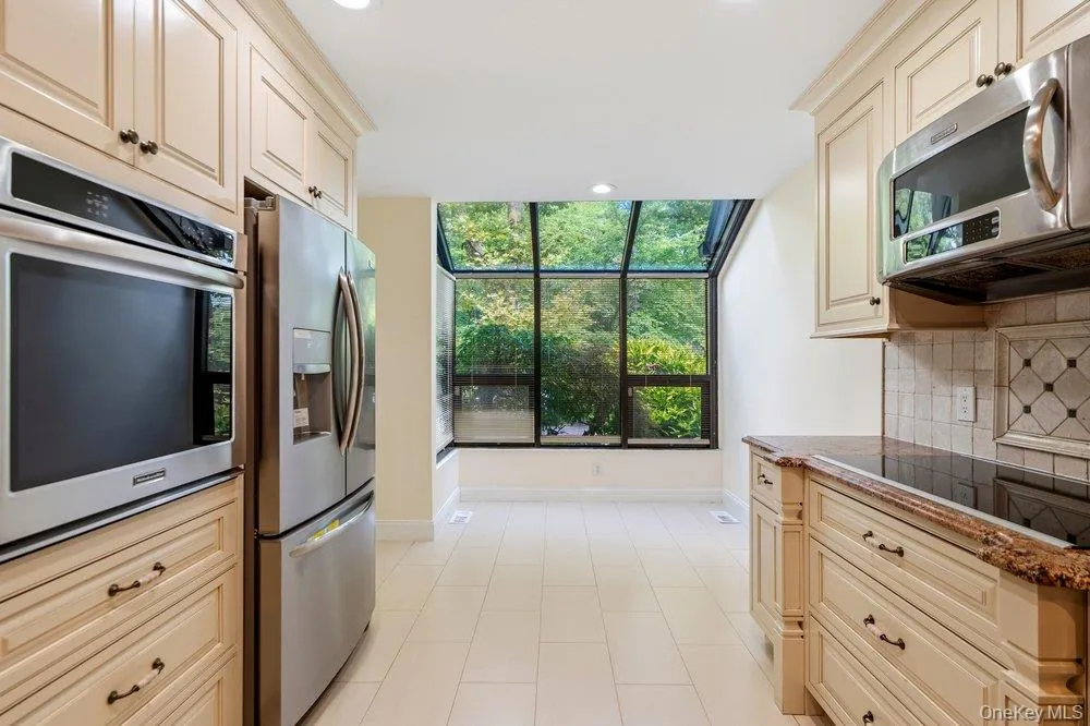 11 Pony Circle Roslyn Heights, NY 11577