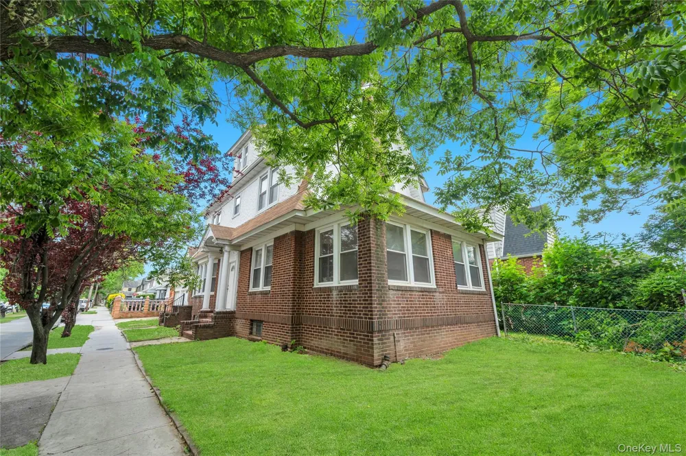 104-04 202nd Street Saint Albans, NY 11412