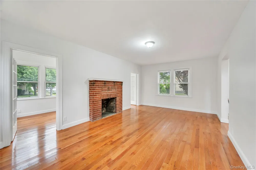104-04 202nd Street Saint Albans, NY 11412
