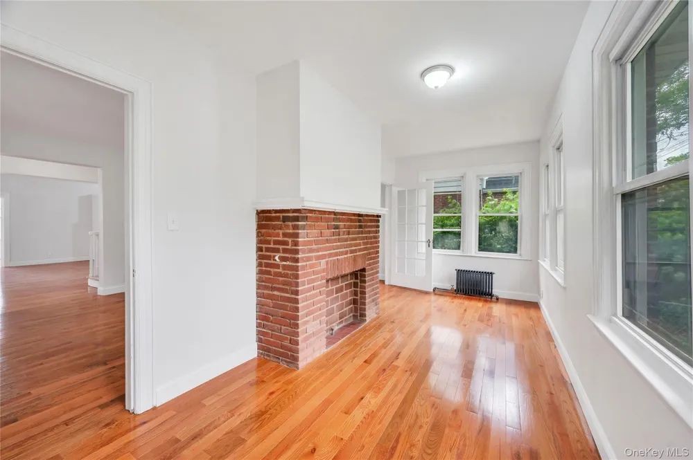 104-04 202nd Street Saint Albans, NY 11412