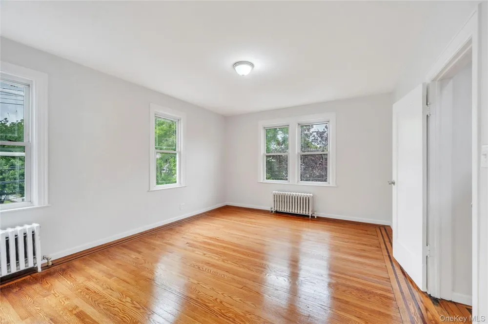 104-04 202nd Street Saint Albans, NY 11412