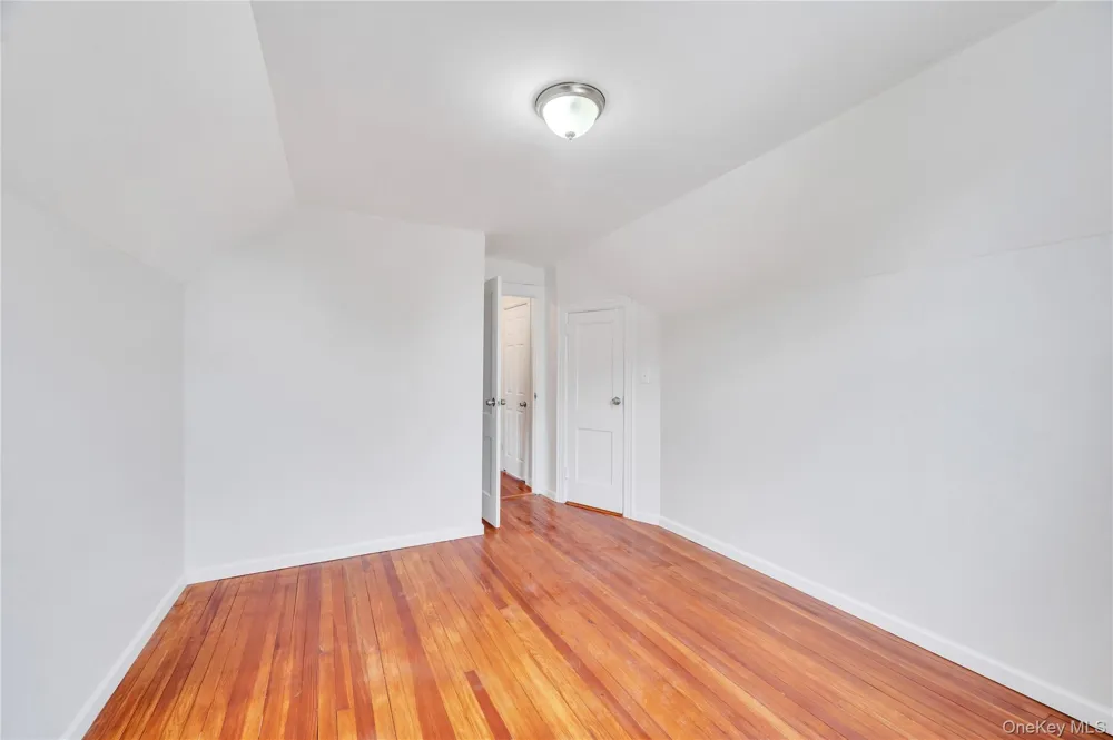 104-04 202nd Street Saint Albans, NY 11412