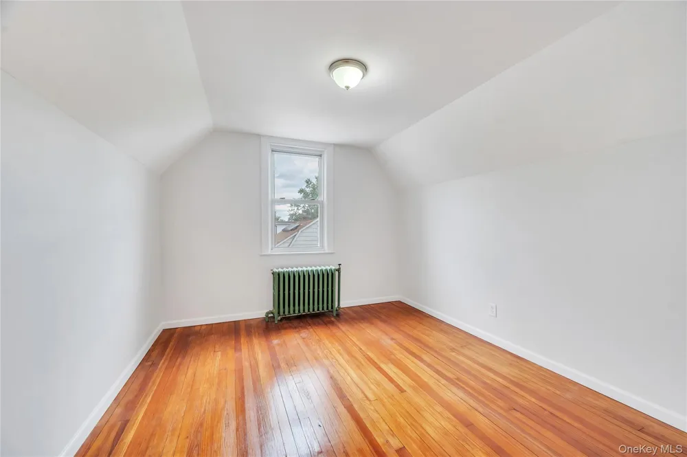 104-04 202nd Street Saint Albans, NY 11412