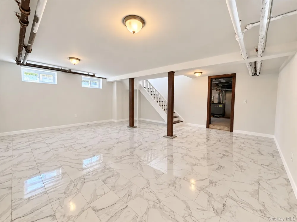 104-04 202nd Street Saint Albans, NY 11412