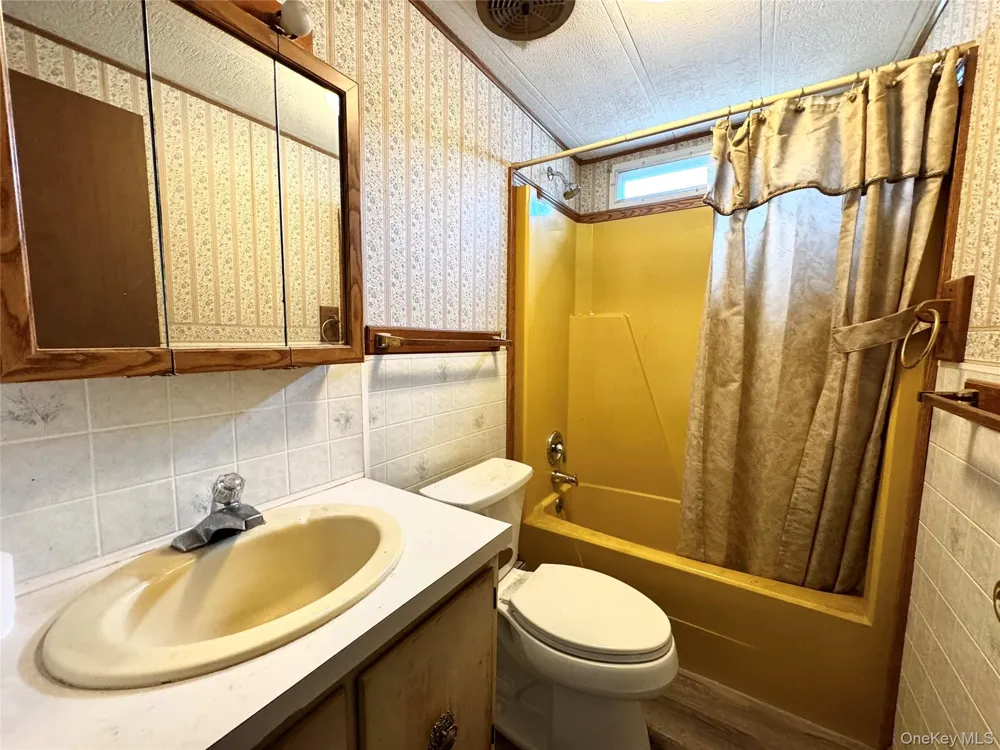 3 Kelloggs Court Catskill, NY 12451