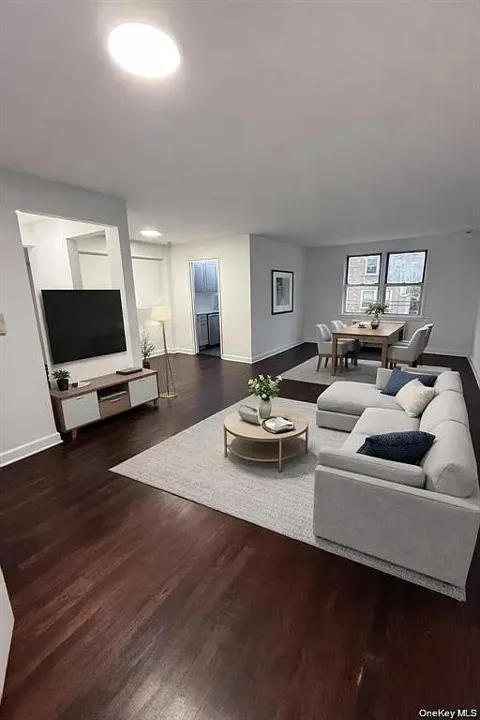 154 Ravine Avenue #3B