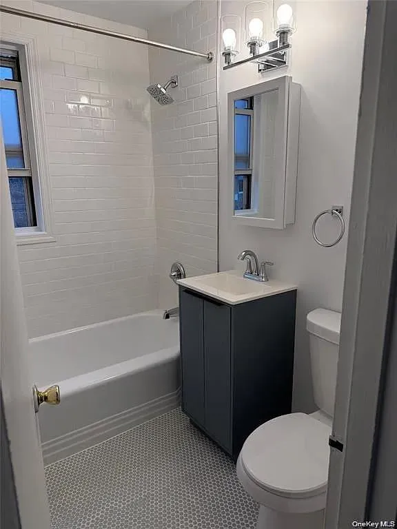 154 Ravine Avenue #3B Yonkers, NY 10701