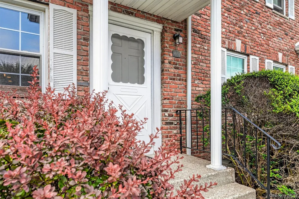 600 Mohawk Court Suffern, NY 10901