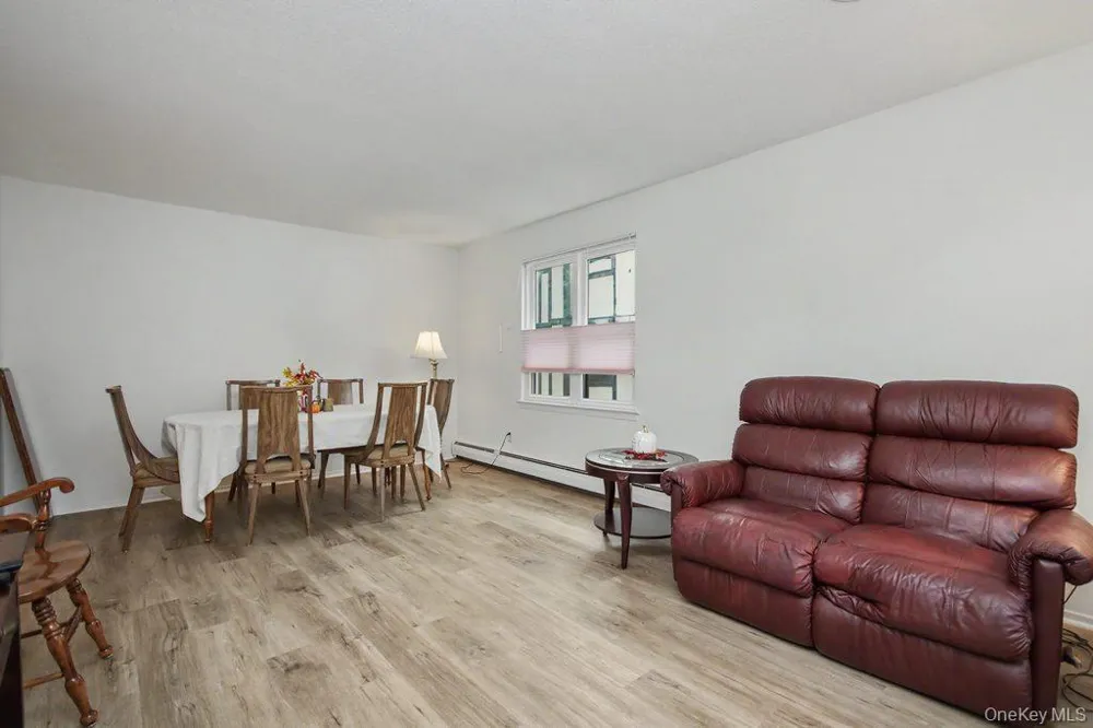 969 Sierra Vista Lane Valley Cottage, NY 10989