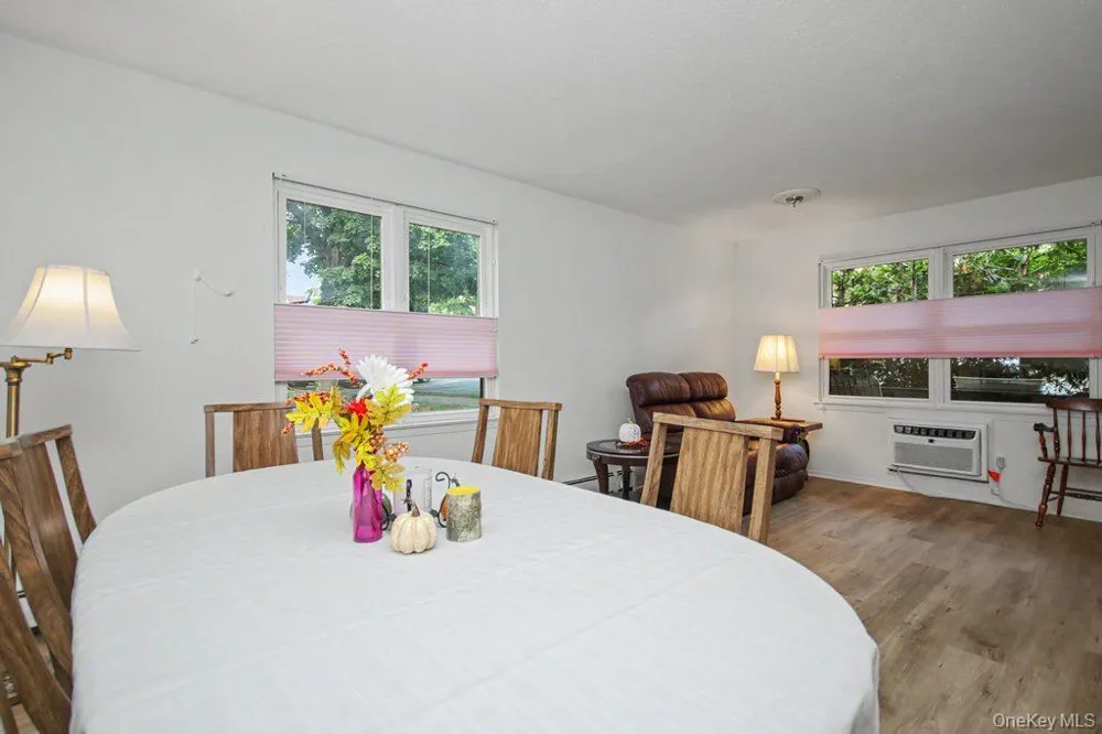 969 Sierra Vista Lane Valley Cottage, NY 10989