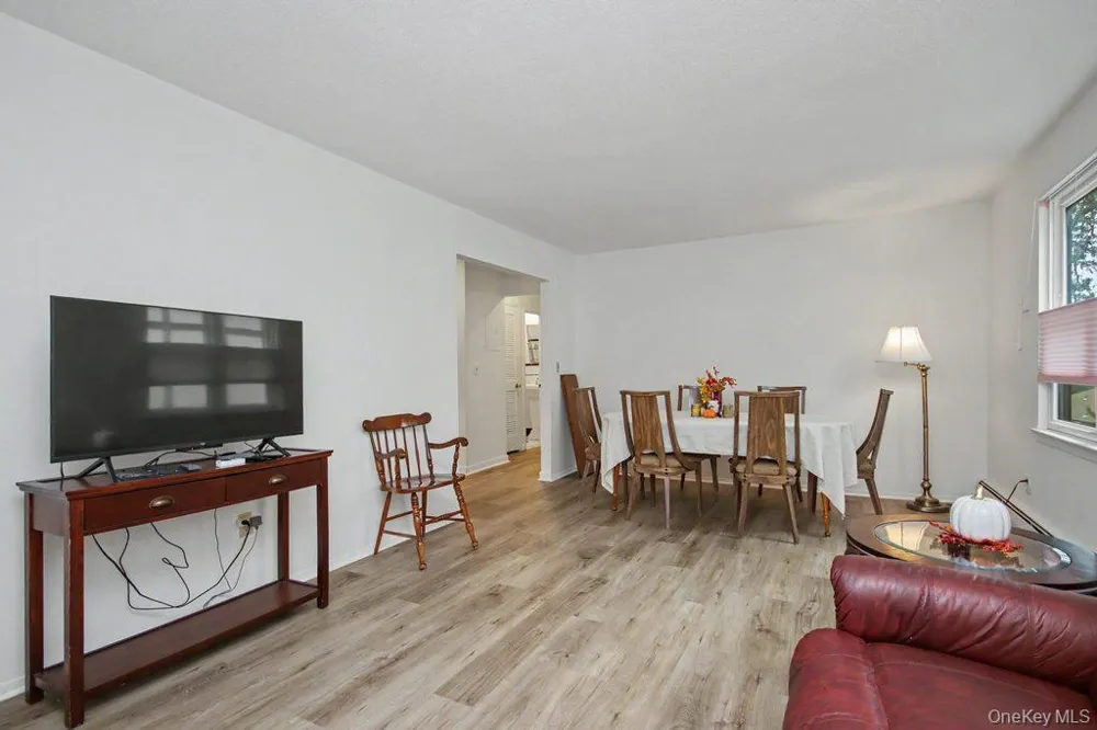 969 Sierra Vista Lane Valley Cottage, NY 10989
