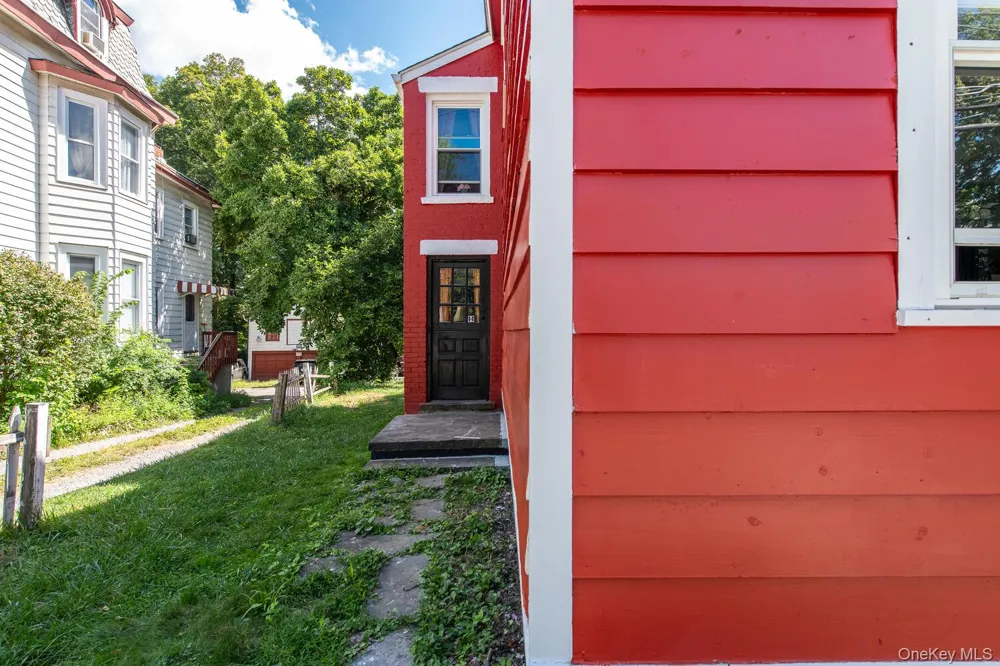 88 S Hamilton Street Poughkeepsie, NY 12601