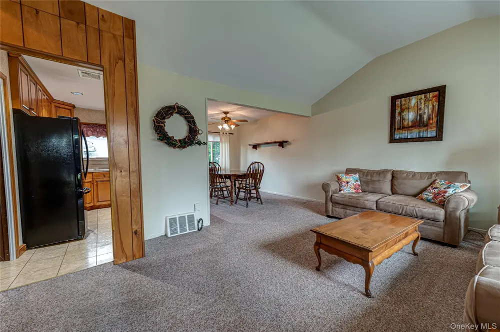 14 Westmoreland Road Hicksville, NY 11801