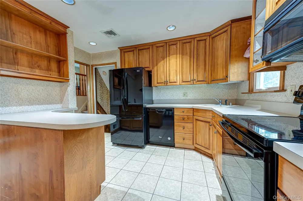 14 Westmoreland Road Hicksville, NY 11801