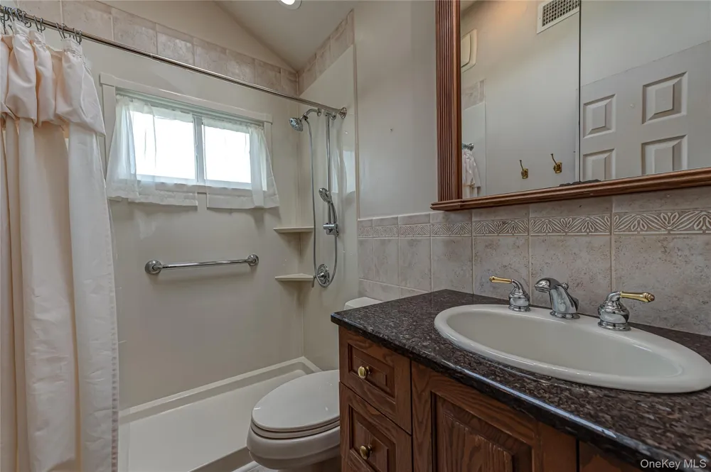 14 Westmoreland Road Hicksville, NY 11801