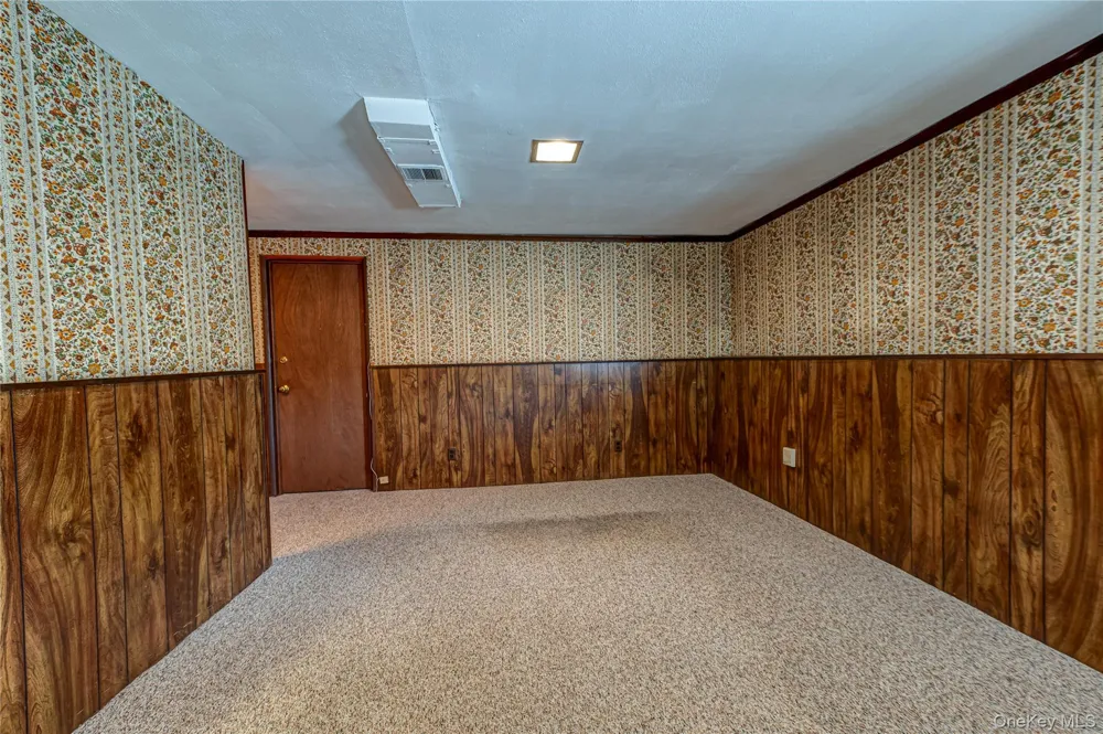 14 Westmoreland Road Hicksville, NY 11801