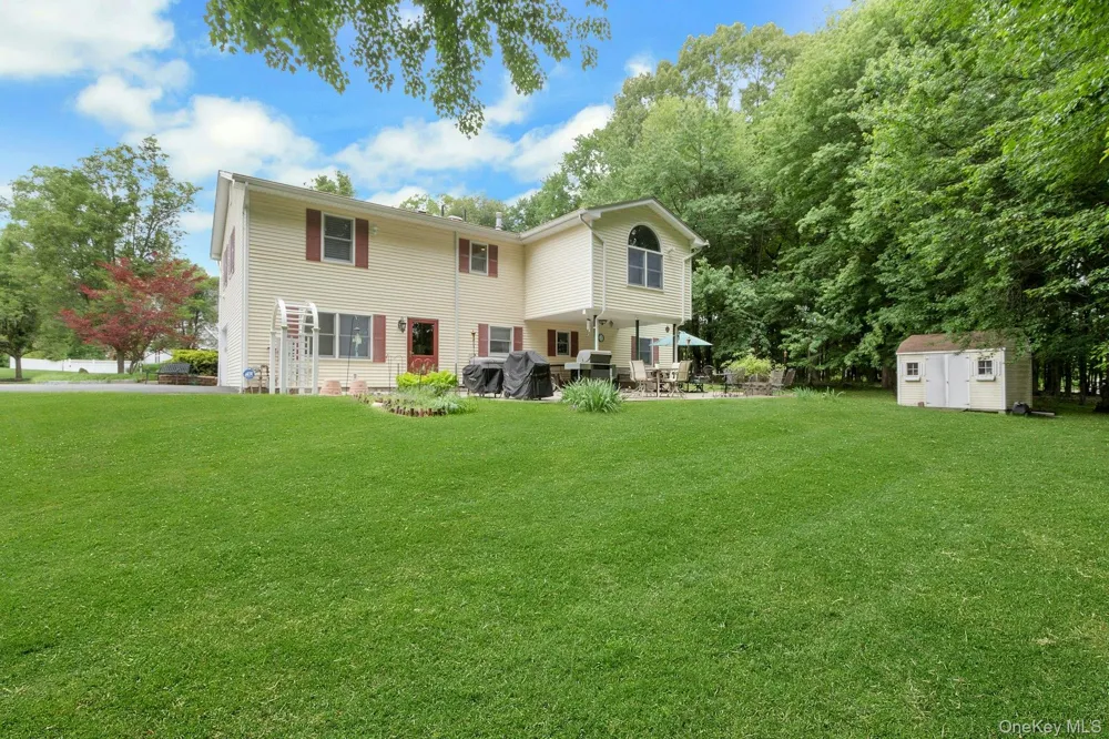 19 Flower Lane Valley Cottage, NY 10989