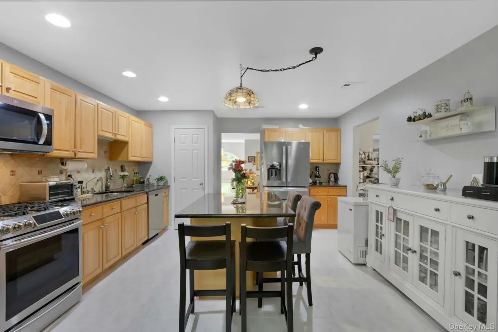 19 Flower Lane Valley Cottage, NY 10989