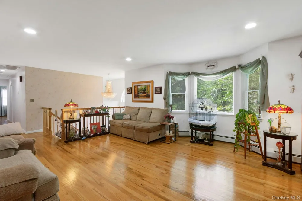 19 Flower Lane Valley Cottage, NY 10989